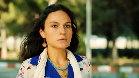 Saniye se enfrenta a Cümali tras enterarse de la verdad: “¡Ojalá vayas al infierno!" Saniye se enfrenta a Cümali tras enterarse de la verdad: “¡Ojalá vayas al infierno!"