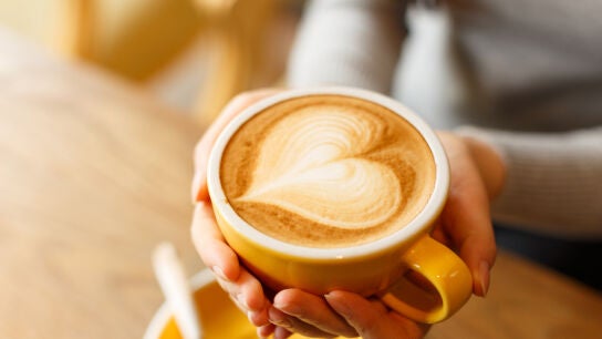 Disfrutando de un caf&eacute;