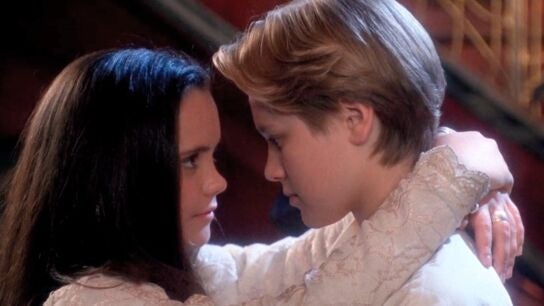 Christina Ricci y Devon Sawa en 'Casper'