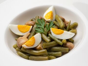 Cocina r&aacute;pida de Argui&ntilde;ano: receta de jud&iacute;as verdes con champi&ntilde;ones