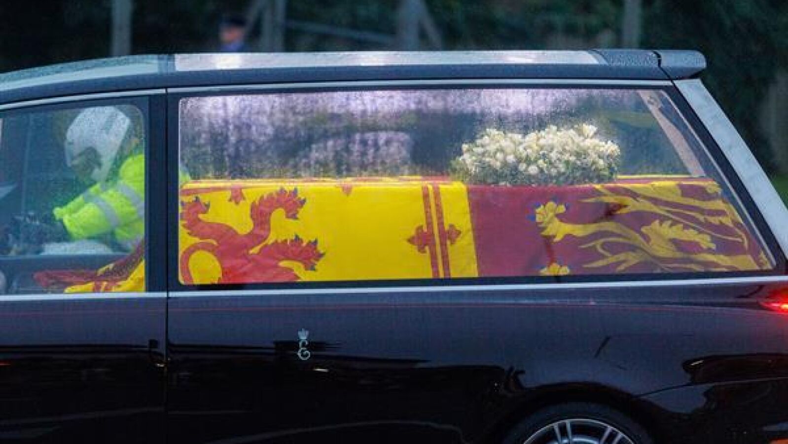 Traslado del féretro con los restos de Isabel II desde Buckingham hasta Westminster, vídeo en streaming