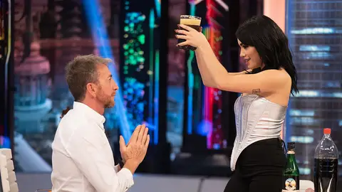 ¿Qué es un ‘viajero'? Lali Espósito prepara la bebida alcohólica argentina por excelencia en 'El Hormiguero 3.0' ¿Qué es un ‘viajero'? Lali Espósito prepara la bebida alcohólica argentina por excelencia en 'El Hormiguero 3.0'