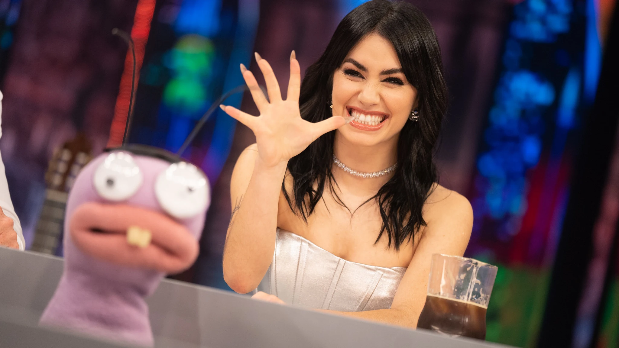Lali Espósito debuta como 'life coach' de 'El Hormiguero 3.0' criticando los prejuicios sobre la depilación: "¿Por qué las mujeres pasamos por esto?" Lali Espósito debuta como 'life coach' de 'El Hormiguero 3.0' criticando los prejuicios sobre la depilación: "¿Por qué las mujeres pasamos por esto?"