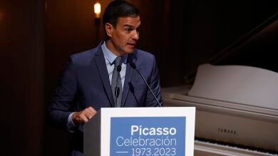 Pedro Sánchez habla por primera vez del tope al precio de los alimentos y llama a los empresarios a 
