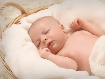 Cómo prevenir la plagiocefalia en bebés Cómo prevenir la plagiocefalia en bebés