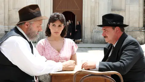 Así comienza ‘La esposa’: “Tengo a la muchacha que le irá bien” No te pierdas los primeros minutos de la serie