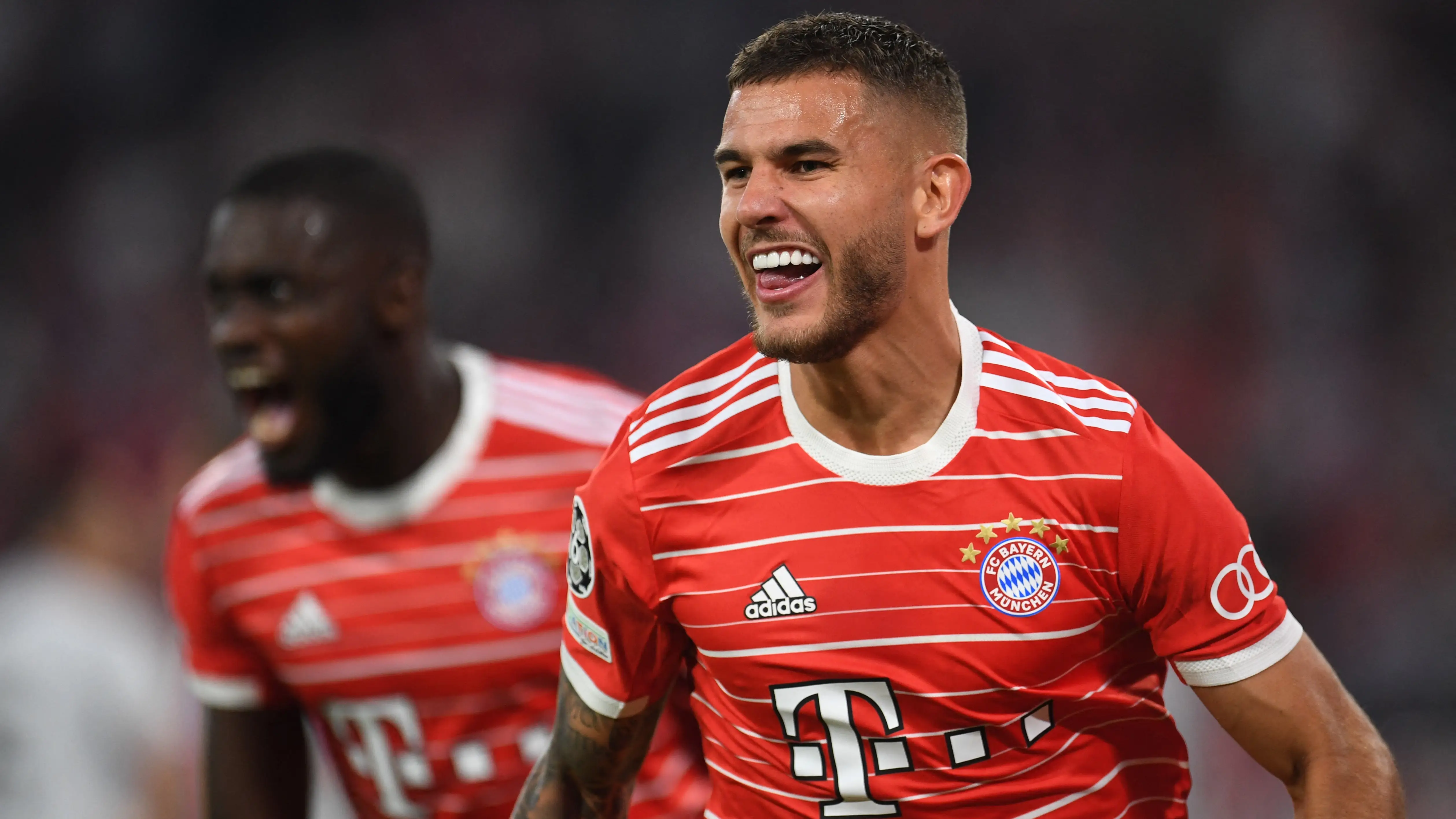 Lucas Hern&aacute;ndez celebra su gol ante el Barcelona