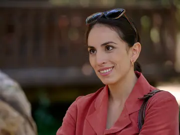 Carballo se queda prendada de un atractivo joven: ¿amor a primera vista? Carballo se queda prendada de un atractivo joven: ¿amor a primera vista?