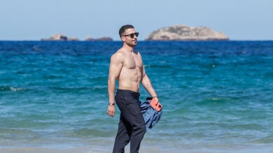 Miguel Ángel Silvestre publica una misteriosa foto junto a su nueva novia: ¿quién es ella?