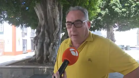 Un año con la persiana cerrada a causa del volcán: "Nos hay bolsillo ni cabeza que lo aguante" Un año con la persiana cerrada a causa del volcán: "Nos hay bolsillo ni cabeza que lo aguante"