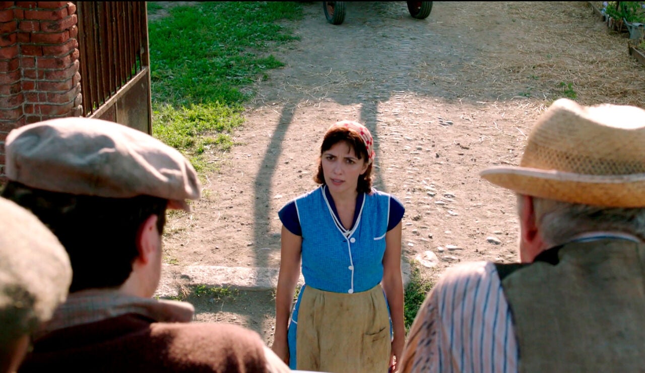 Mar&iacute;a planta cara a los trabajadores para luchar por la igualdad 