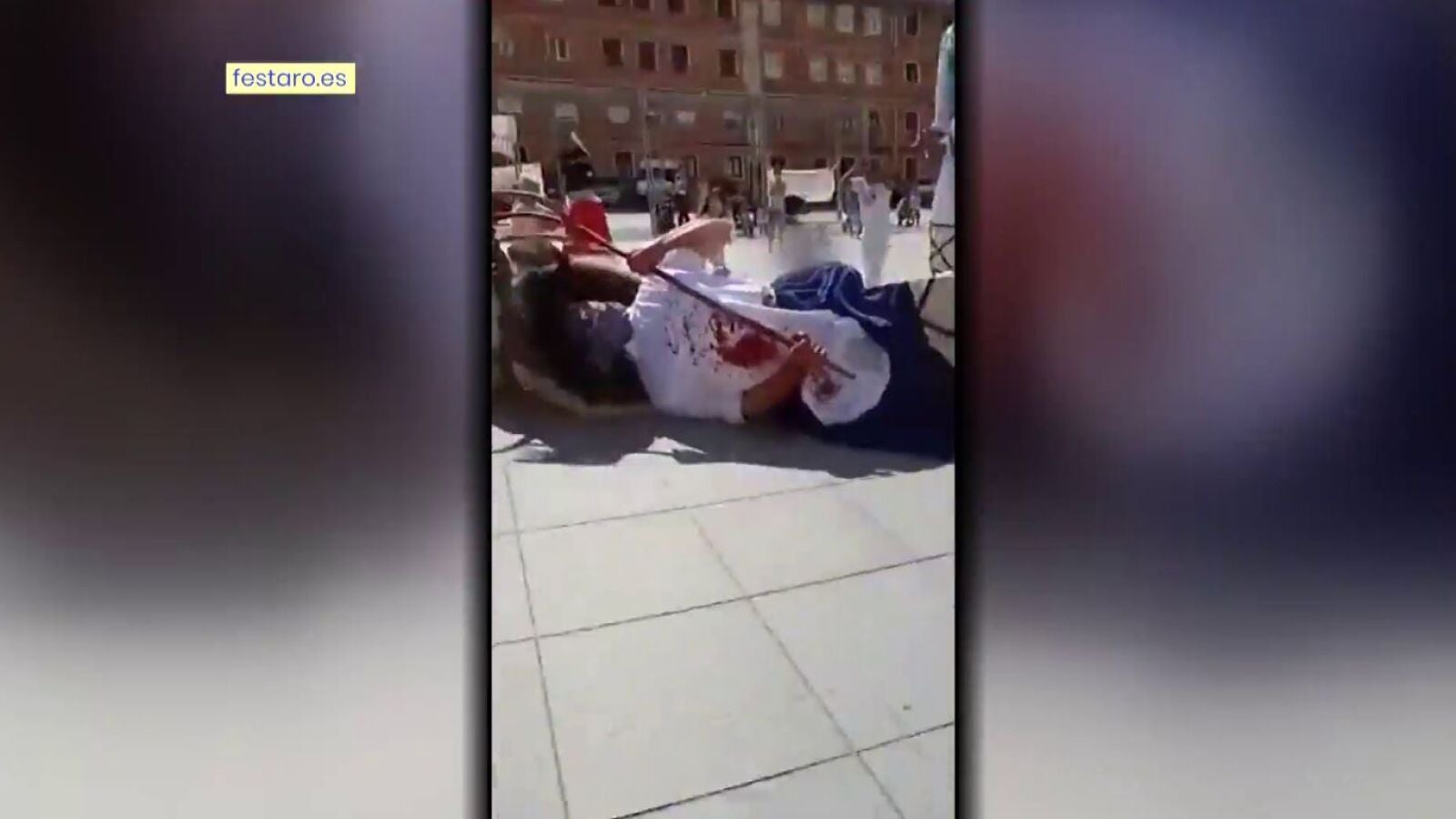 Un gigante de las fiestas de Alsasua cae junto a un niño provocando el pánico