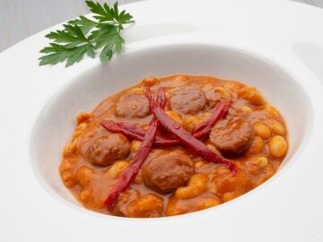 La receta que Argui&ntilde;ano hace todas las semanas en su casa: pochas a la riojana