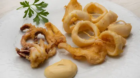 Calamares a la andaluza en 1 minuto: receta exprés de Arguiñano Calamares a la andaluza en 1 minuto: receta exprés de Arguiñano