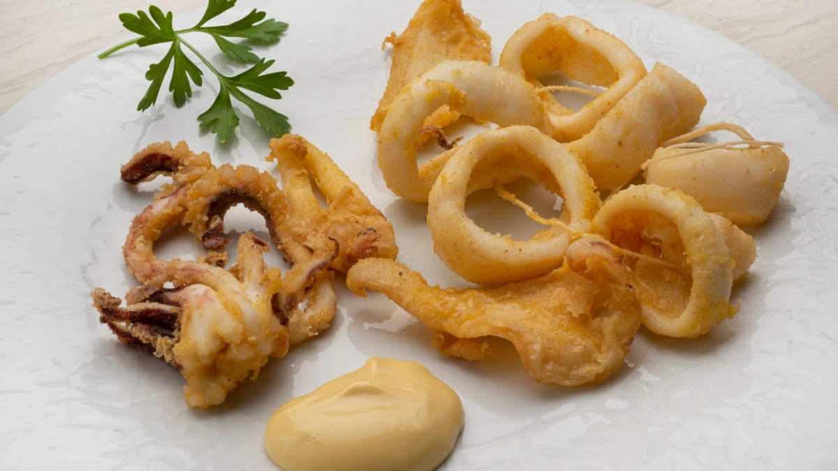Calamares a la andaluza en 1 minuto: receta exprés de Arguiñano Calamares a la andaluza en 1 minuto: receta exprés de Arguiñano