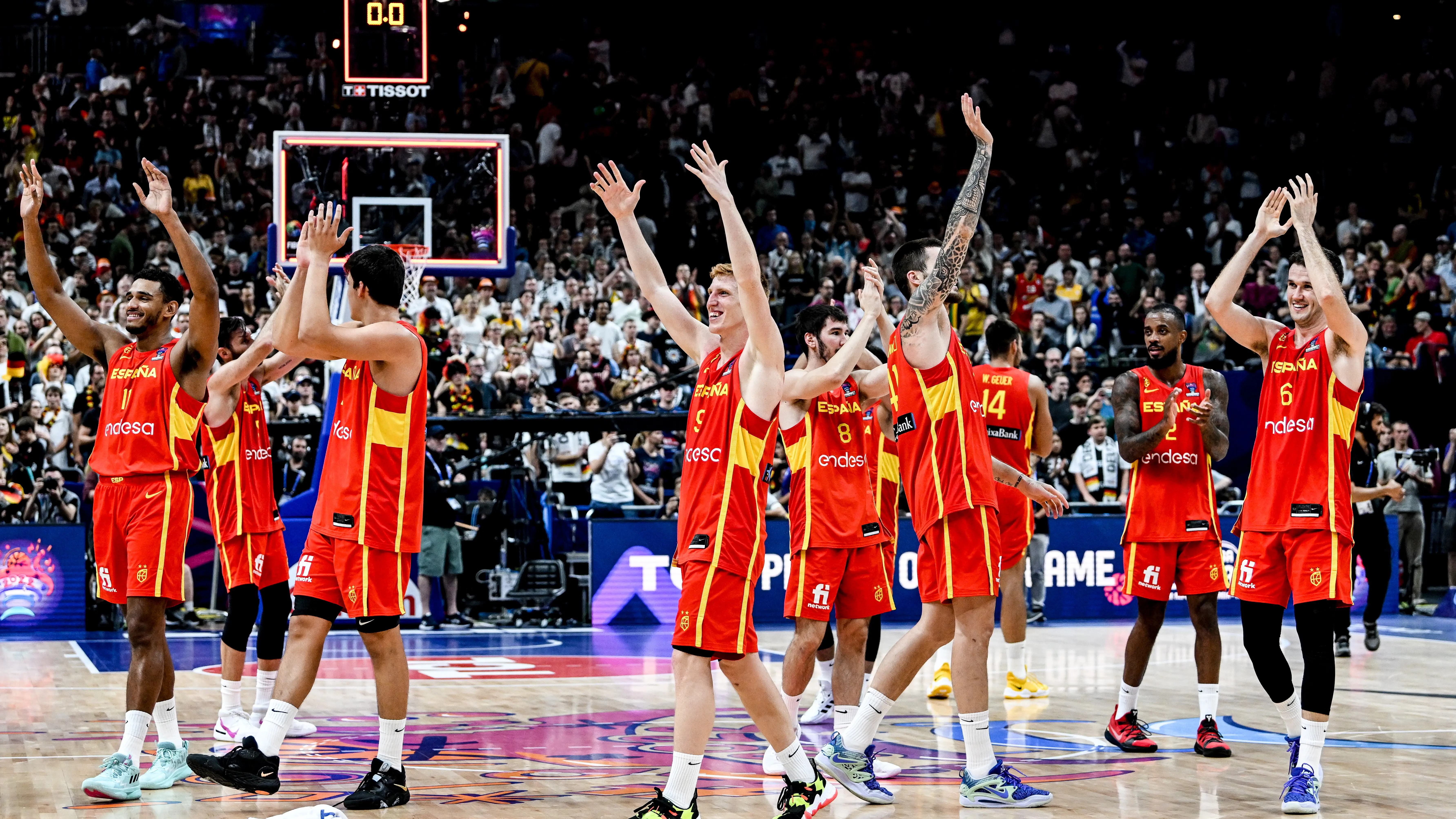 Lorenzo Brown empequeñece a Schroder y España se mete en la final del Eurobasket tras noquear a Alemania Lorenzo Brown empequeñece a Schroder y España se mete en la final del Eurobasket tras noquear a Alemania