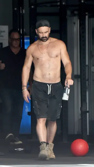 Colin Farrell practicando deporte Colin Farrell practicando deporte