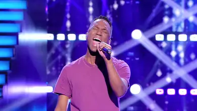 La ‘pullita’ de Ruth Lorenzo que carga a la espalda del mochilero: “Es un poco Rajoy” La ‘pullita’ de Ruth Lorenzo que carga a la espalda del mochilero: “Es un poco Rajoy”