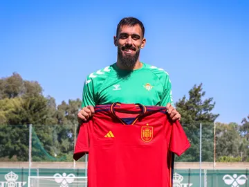 Borja Iglesias, con la camiseta de España Borja Iglesias, con la camiseta de España