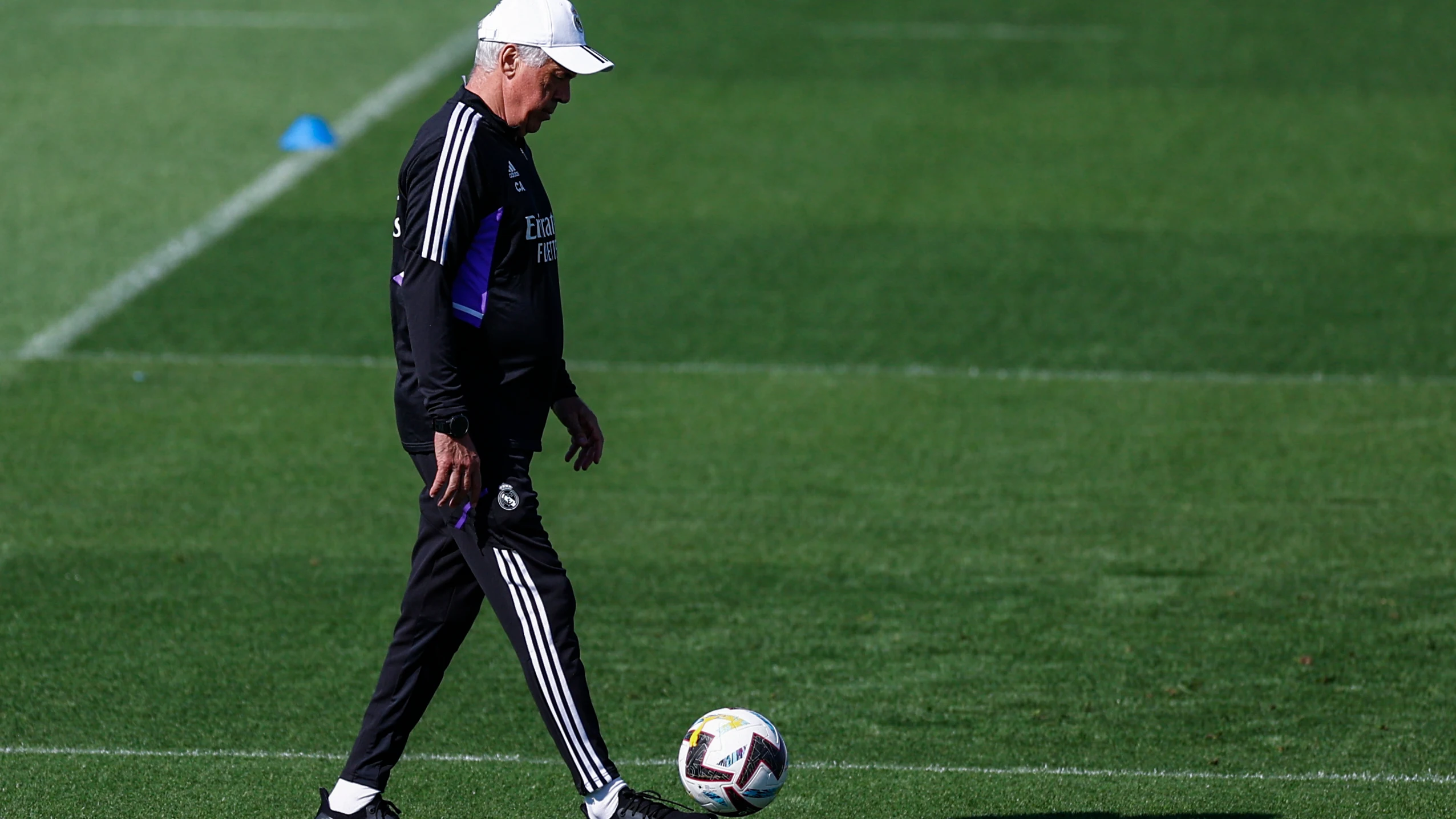 Ancelotti: "Benzema no jugar&aacute; ante el Atl&eacute;tico"