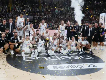 El Real Madrid arranca la 'era Chus Mateo' ganando la Supercopa al Barça en la prórroga El Real Madrid arranca la 'era Chus Mateo' ganando la Supercopa al Barça en la prórroga