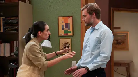 La trampa de Carballo a Oliver que acaba en declaración amorosa: “No hago otra cosa que pensar en ti” La trampa de Carballo a Oliver que acaba en declaración amorosa: “No hago otra cosa que pensar en ti”