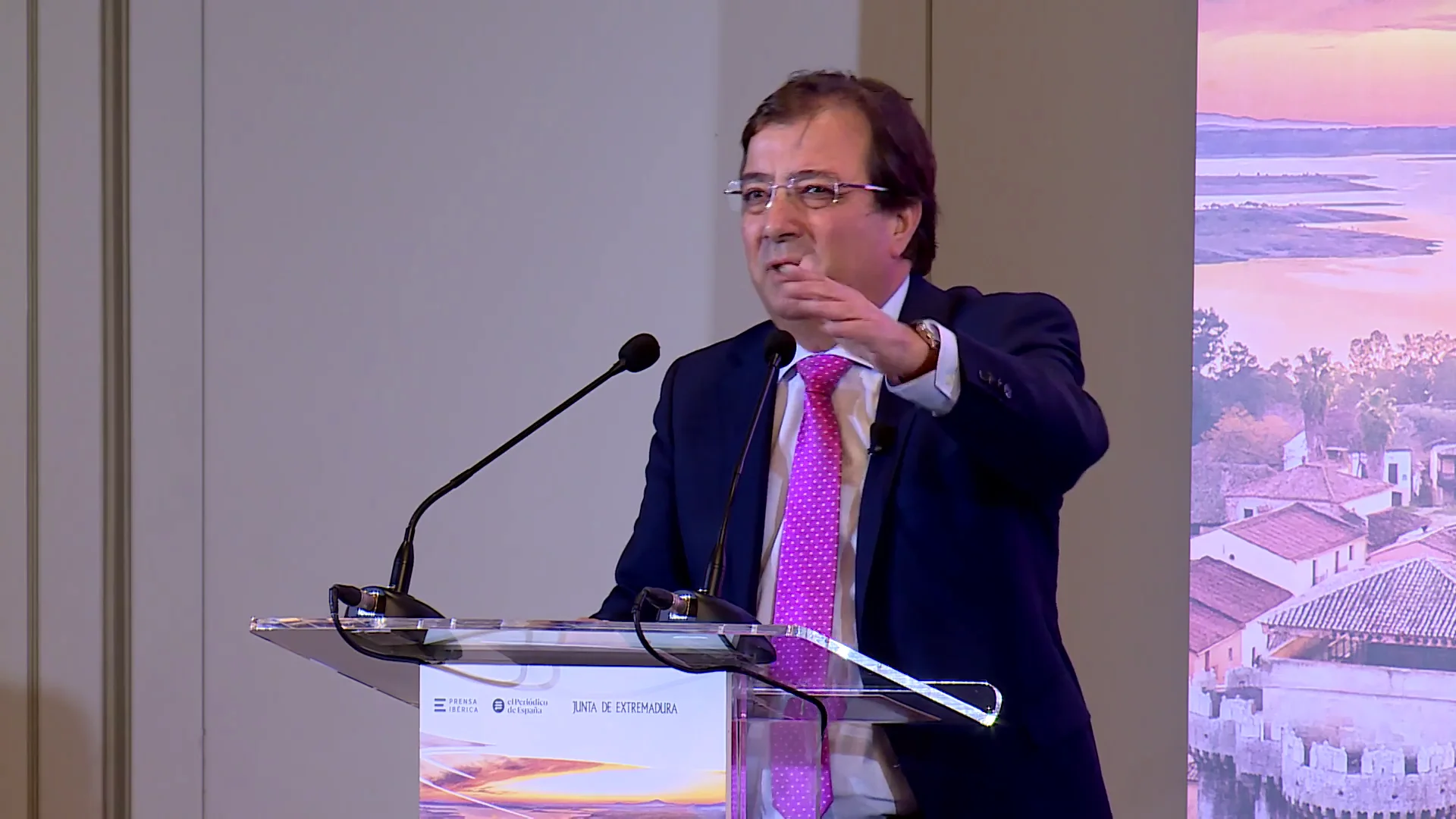 Guillermo Fernández Vara Guillermo Fernández Vara
