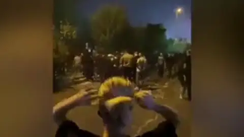 Al menos 50 muertos en los enfrentamientos Al menos 50 muertos en los enfrentamientos