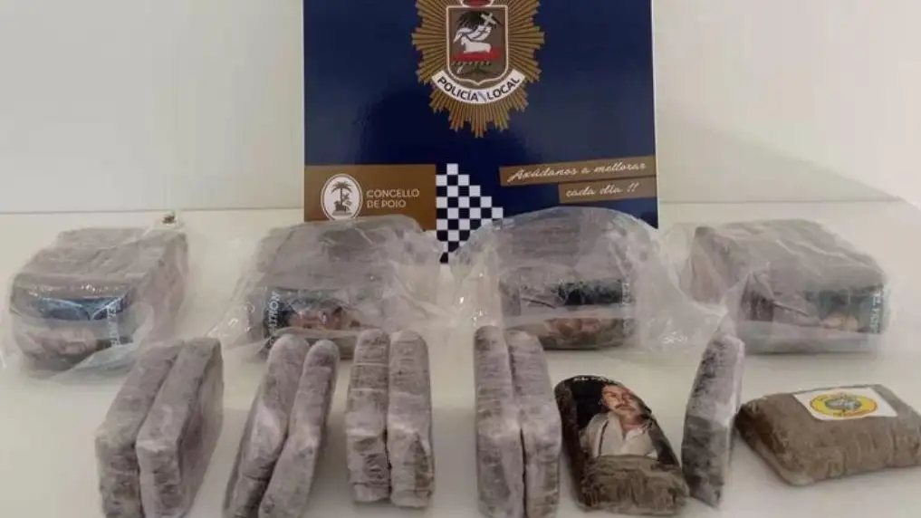 Los tres kilos de hach&iacute;s encontrados 