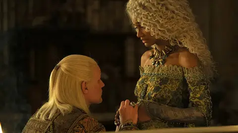 Daemon y Laena en 'La Casa del Dragón' Daemon y Laena en 'La Casa del Dragón'