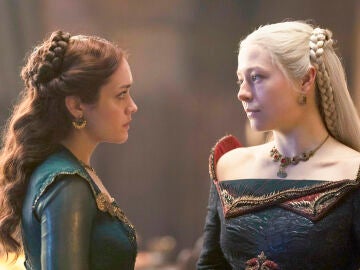 Olivia Cooke y Emma D'Arcy como Alicent y Rhaenyra en 'La Casa del Dragón' 