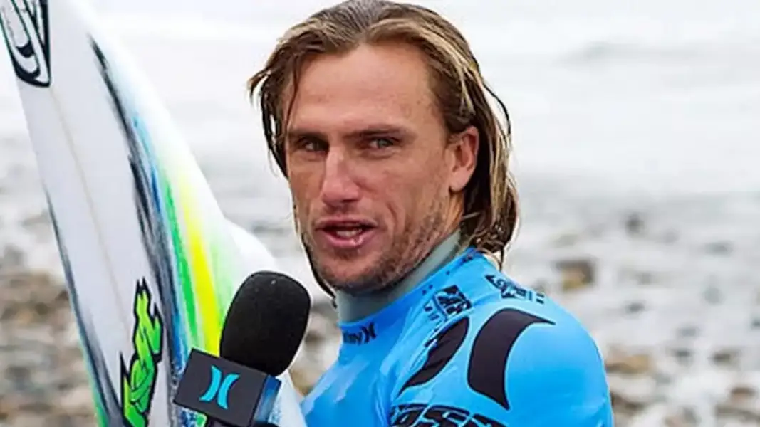 El surfista Chris Davidson