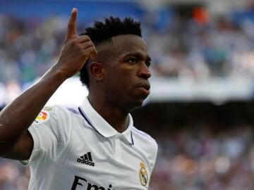 Vinícius celebra un gol con el Real Madrid