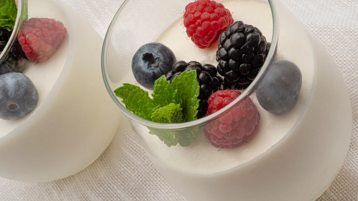 Mousse de melón con frutos rojos, de Arguiñano: "Estos postres sencillos los bordo" Mousse de melón con frutos rojos, de Arguiñano: "Estos postres sencillos los bordo"