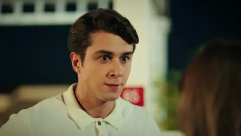 Harika acusa a Tolga delante de Doruk: "Él engañó a Asiye y a Aybike" Harika acusa a Tolga delante de Doruk: "Él engañó a Asiye y a Aybike"