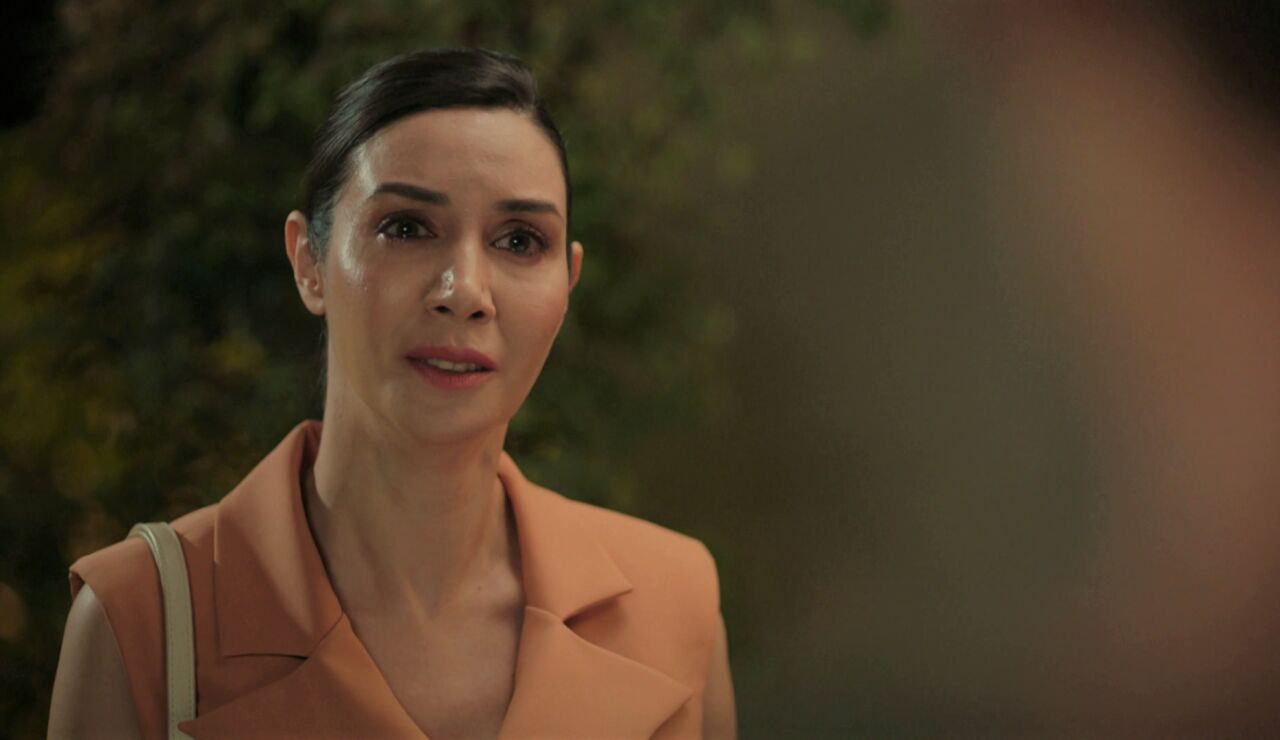 Suzan, desolada al descubrir el engaño de su hija: "Perdóname, Ömer"