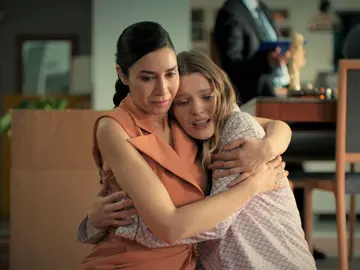 ¡Suzan, en la ruina!: ¡Embargan su casa por culpa de Akif! ¡Suzan, en la ruina!: ¡Embargan su casa por culpa de Akif!