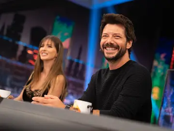 Álvaro Morte cuenta su experiencia conduciendo al borde de un precipicio: "Si no aceleras no tiene acción" Ambos actores han contado todos los detalles de su nueva película que se estrena en cine el próximo 30 de septiembre