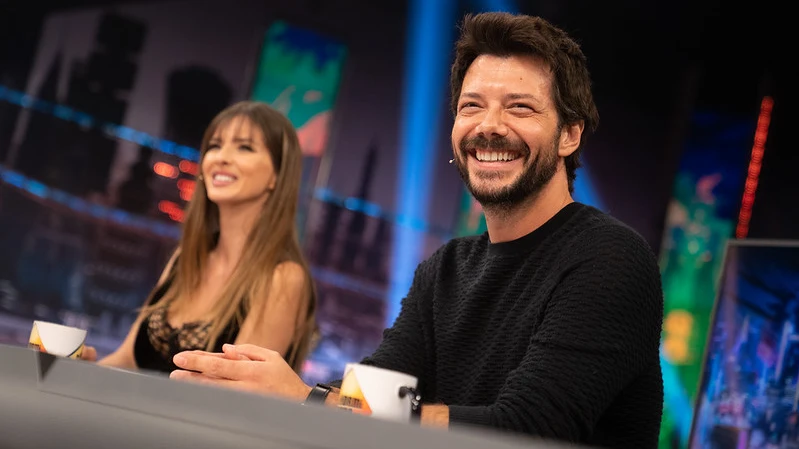 Álvaro Morte cuenta su experiencia conduciendo al borde de un precipicio: "Si no aceleras no tiene acción" Ambos actores han contado todos los detalles de su nueva película que se estrena en cine el próximo 30 de septiembre