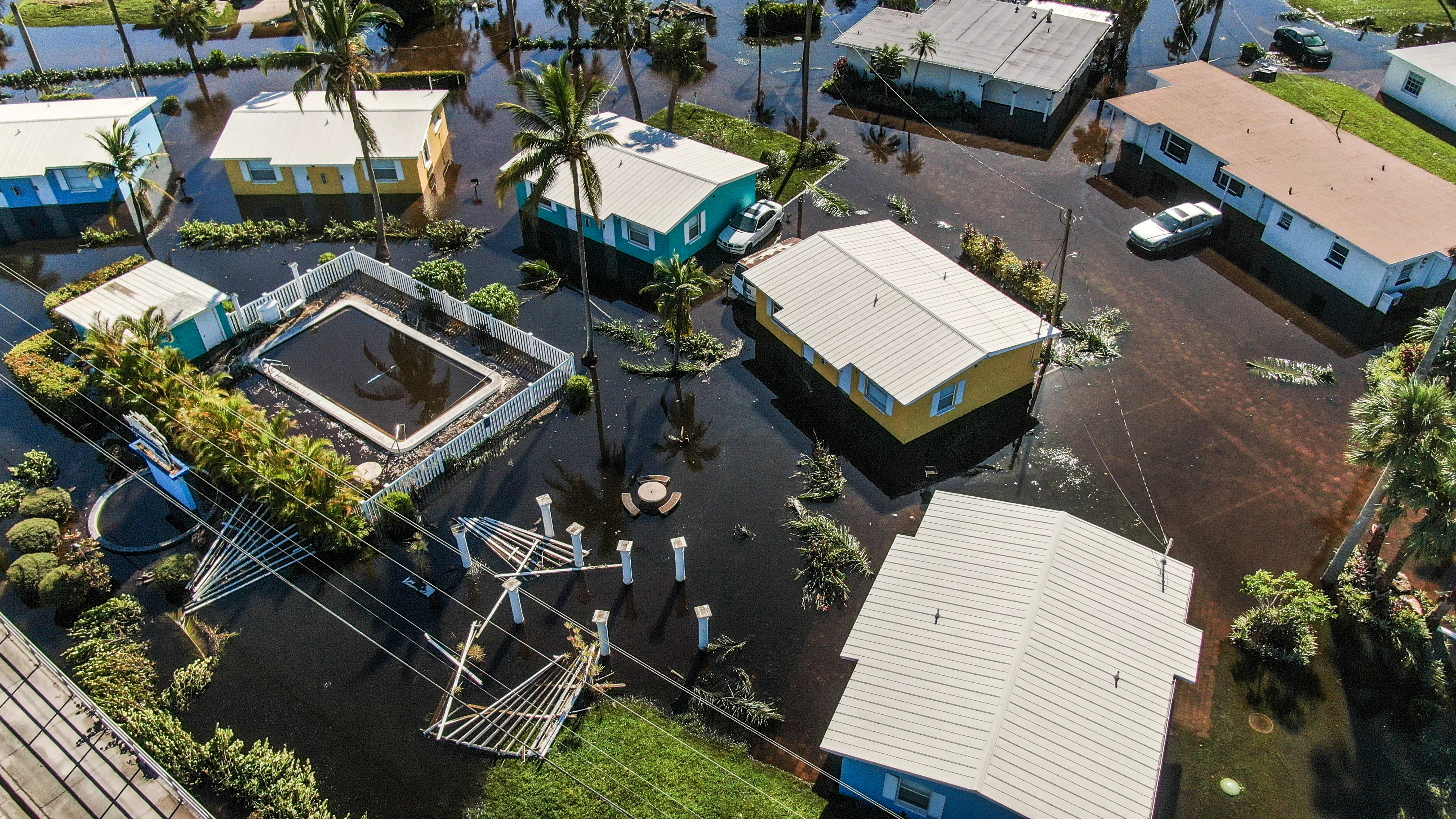 Las casas de Florida han quedado inundadas tras el paso del huracán Las casas de Florida han quedado inundadas tras el paso del huracán