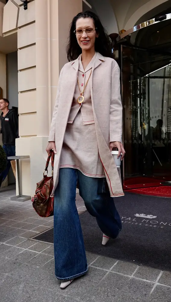 Bella Hadid tras participar en la Paris Fashion Week