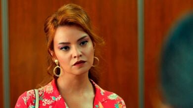 En el próximo capítulo de 'Tierra Amarga': Selma y su madre llegan a la empresa Yaman dispuestas a enfrentarse a Züleyha