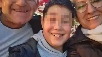 Aitor con sus abuelos maternos Aitor con sus abuelos maternos