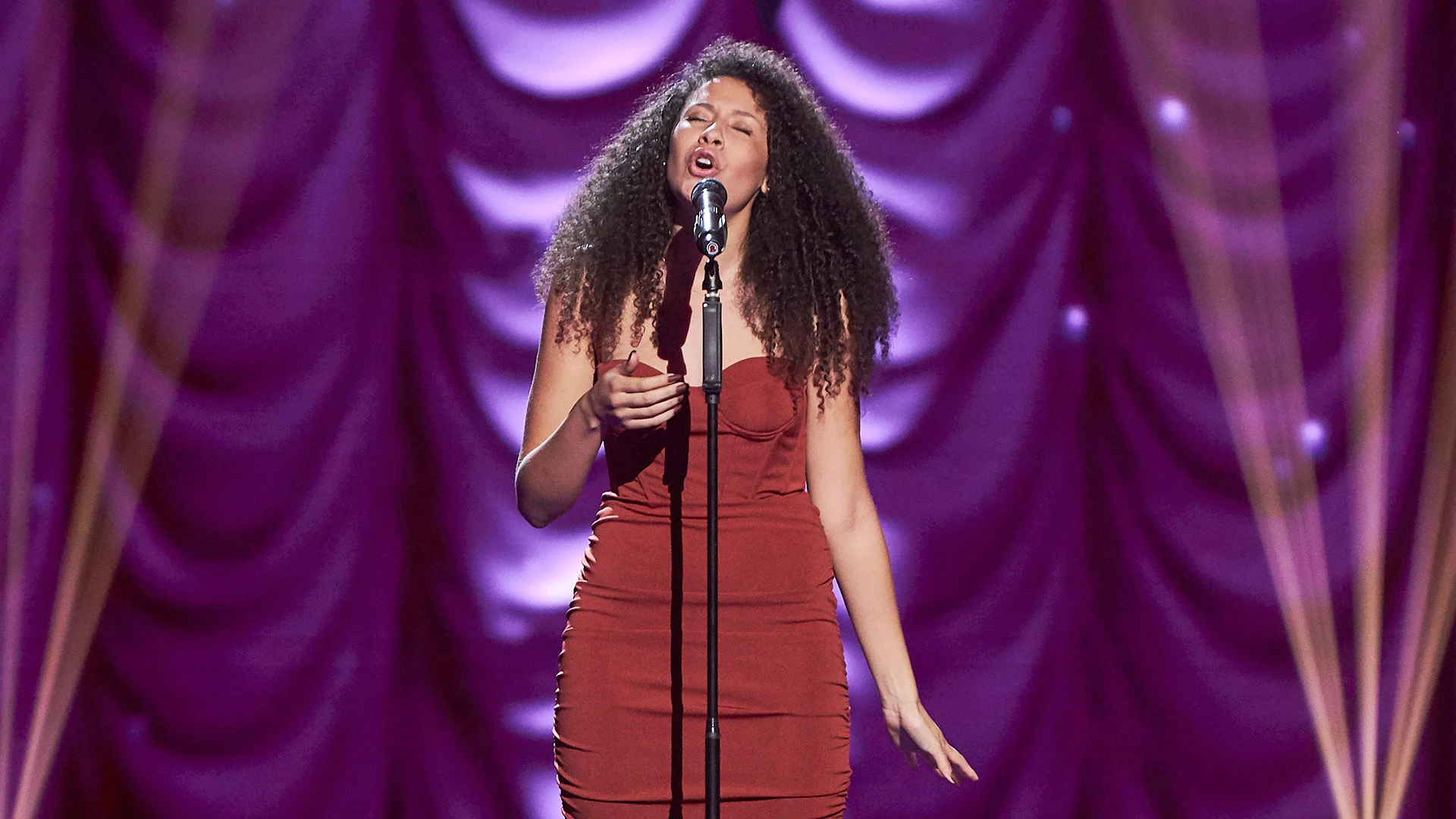 Tayra Taylor, un emocionante pleno en el último segundo tras versionar a Ariana Grande en ‘La Voz’ 