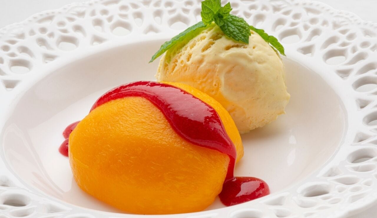 El postre "casero, delicioso y de fama internacional" de Arguiñano: melocotón melba