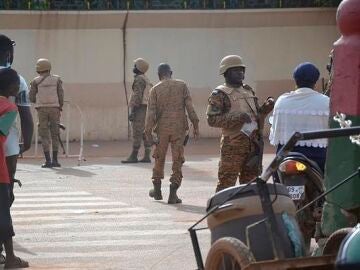 Los militares toman el control de las calles en Burkina Faso