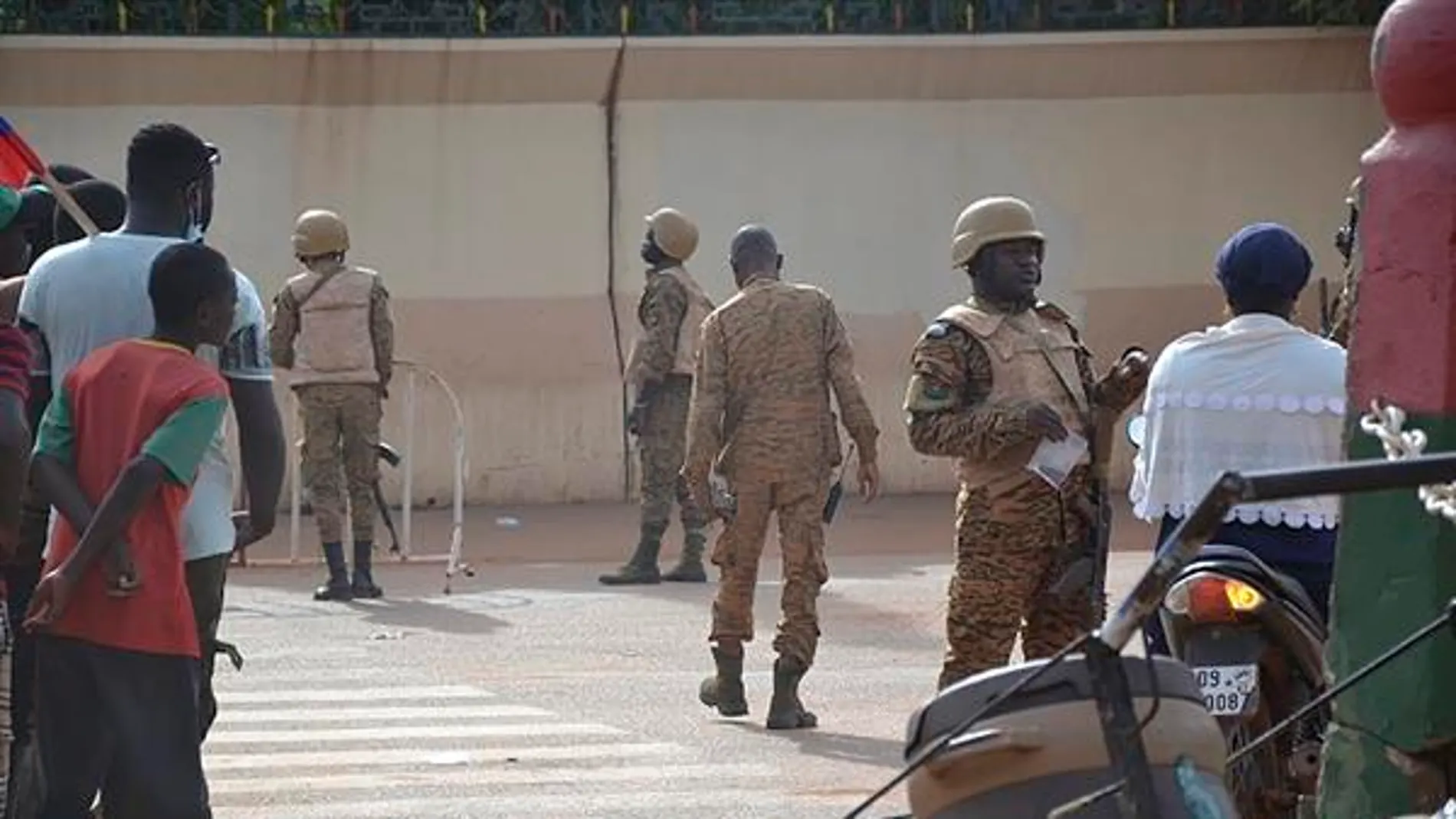 Los militares toman el control de las calles en Burkina Faso