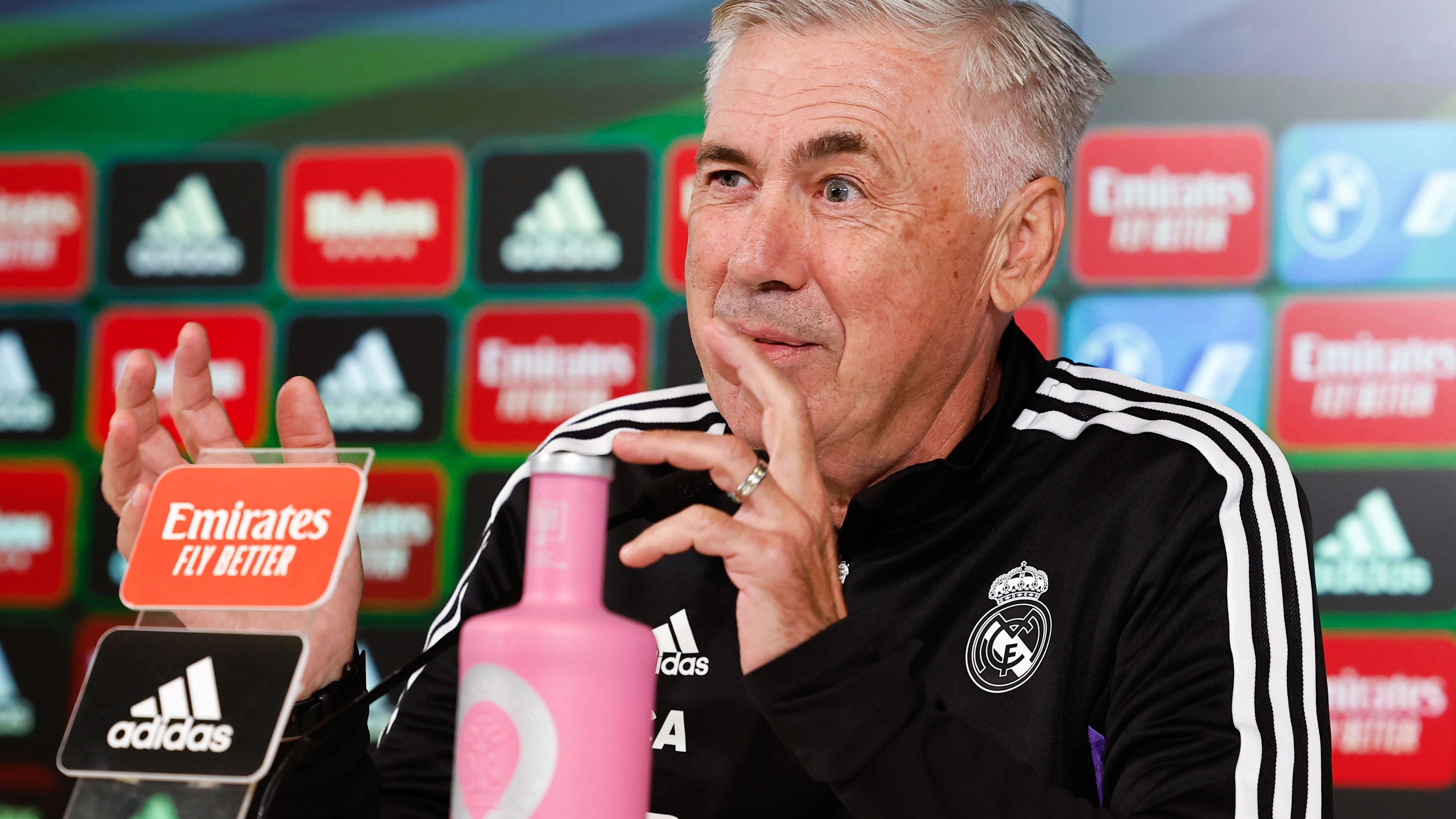 Ancelotti: "Benzema está muy bien, volveremos a ver a ese jugador espectacular" Ancelotti: "Benzema está muy bien, volveremos a ver a ese jugador espectacular"