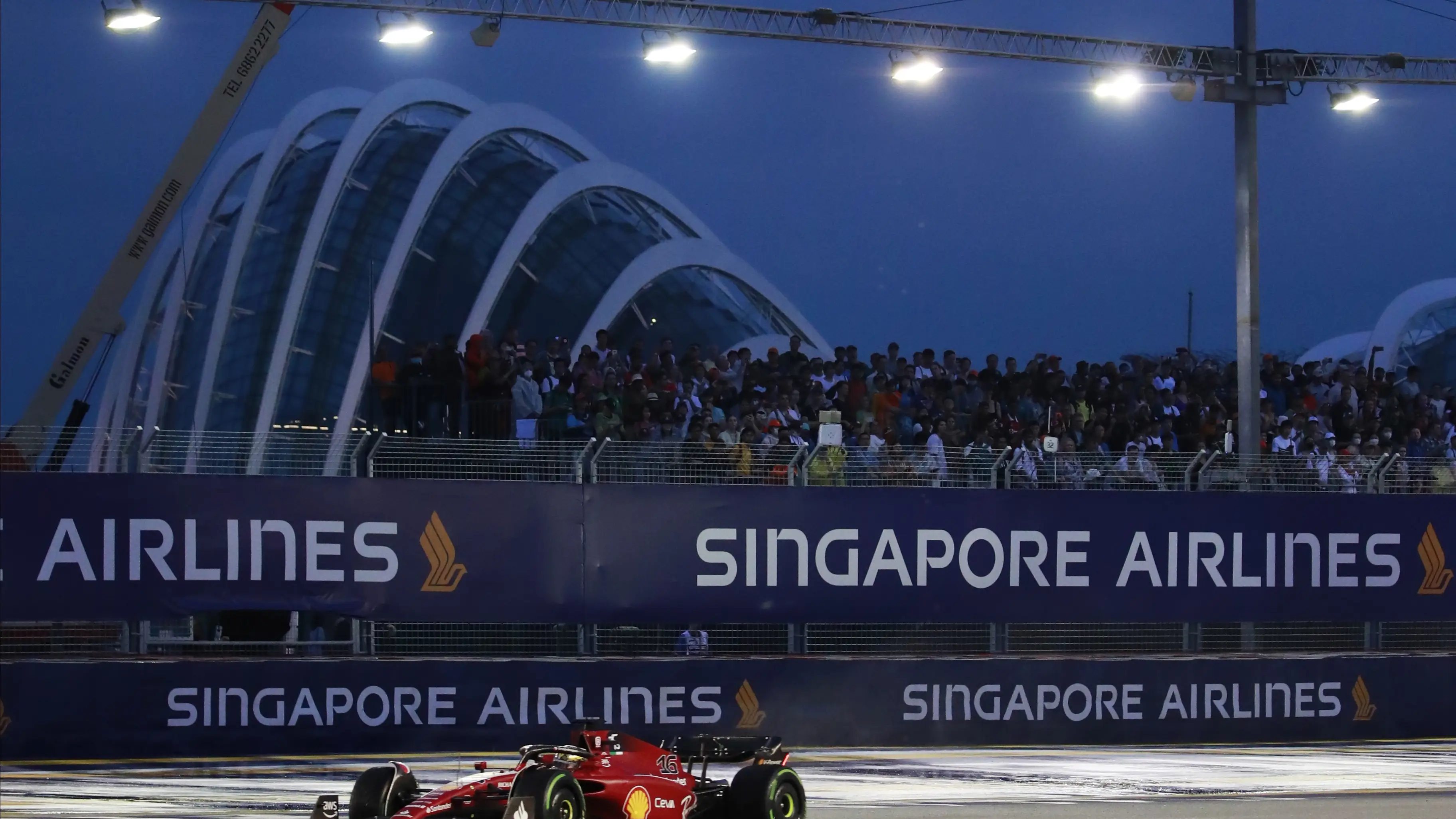 Leclerc consigue en Singapur su 7º pole del año con Sainz 4º y Alonso 5º Leclerc consigue en Singapur su 7º pole del año con Sainz 4º y Alonso 5º