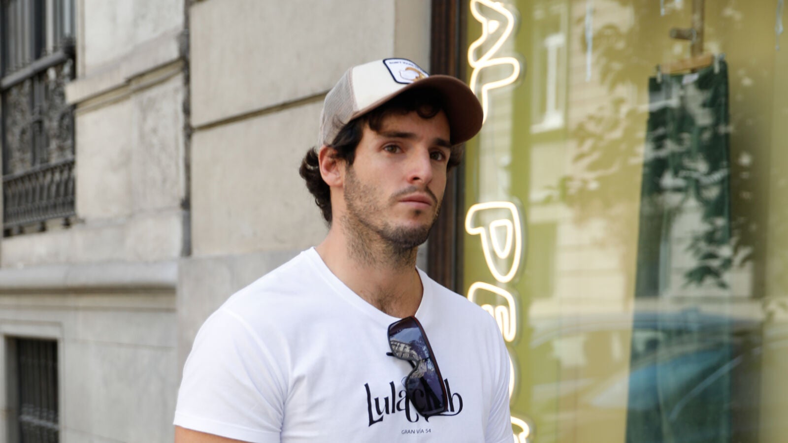 Íñigo Onieva saca todas sus cosas de casa de Tamara Falcó